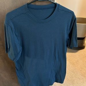 Lululemon Mens S Yoga/Workout shirt